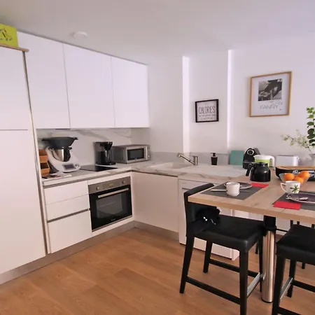 Beautiful In The Center Of Town Apartment *
