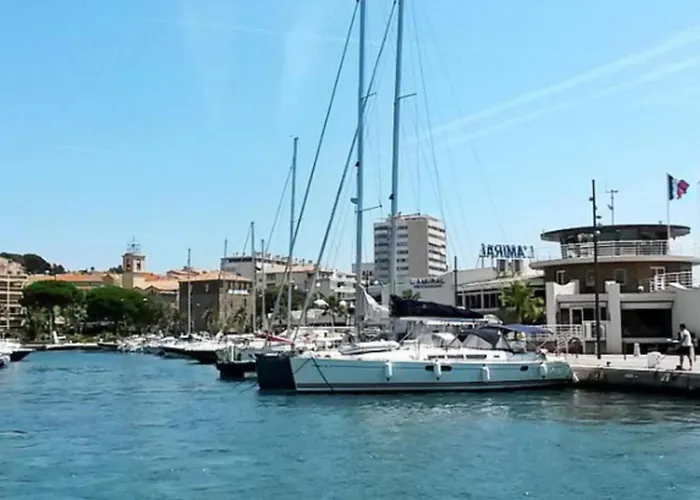 Апартаменты Beautiful In The Center Of Town